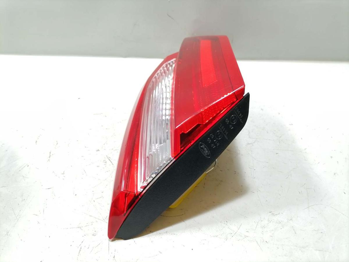 Ford Fiesta MK7 original Rücklicht Rückleuchte Schlussleuchte innen links Bj.2019